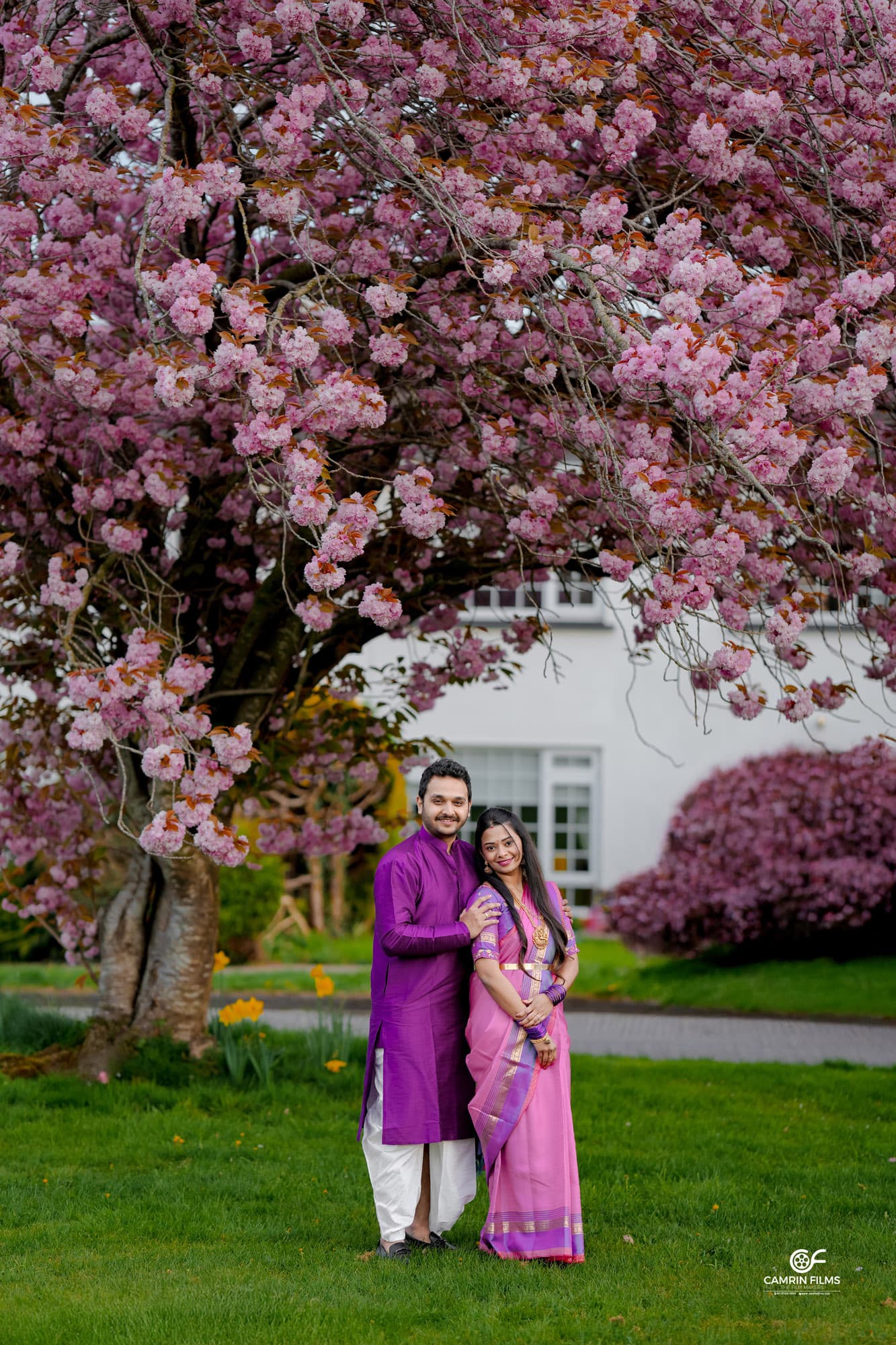 Candid vs Traditional Wedding Photography: What's the Difference?