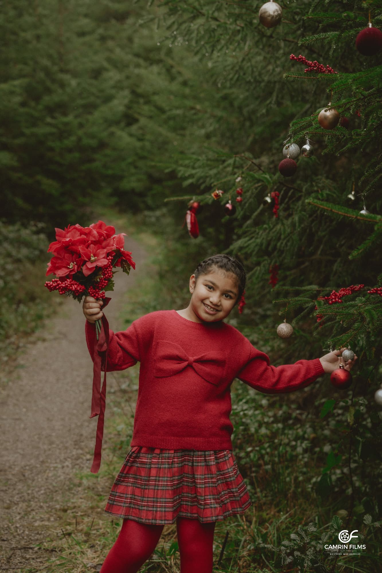 How to Pose for Wedding Photos: A Relaxed Couple's Guide